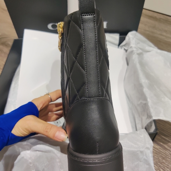 New! Laila Bootie (Last One!) - Picture 3 of 10